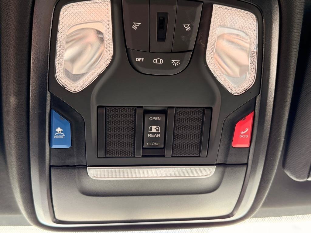 Used 2024 RAM 2500 Tradesman w/ Chrome Appearance Group AWD/4WD image 24
