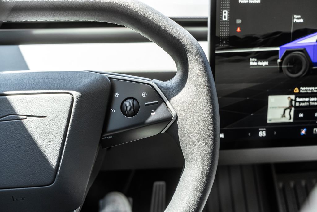 Used 2025 Tesla Cybertruck AWD Crew Cab image 22