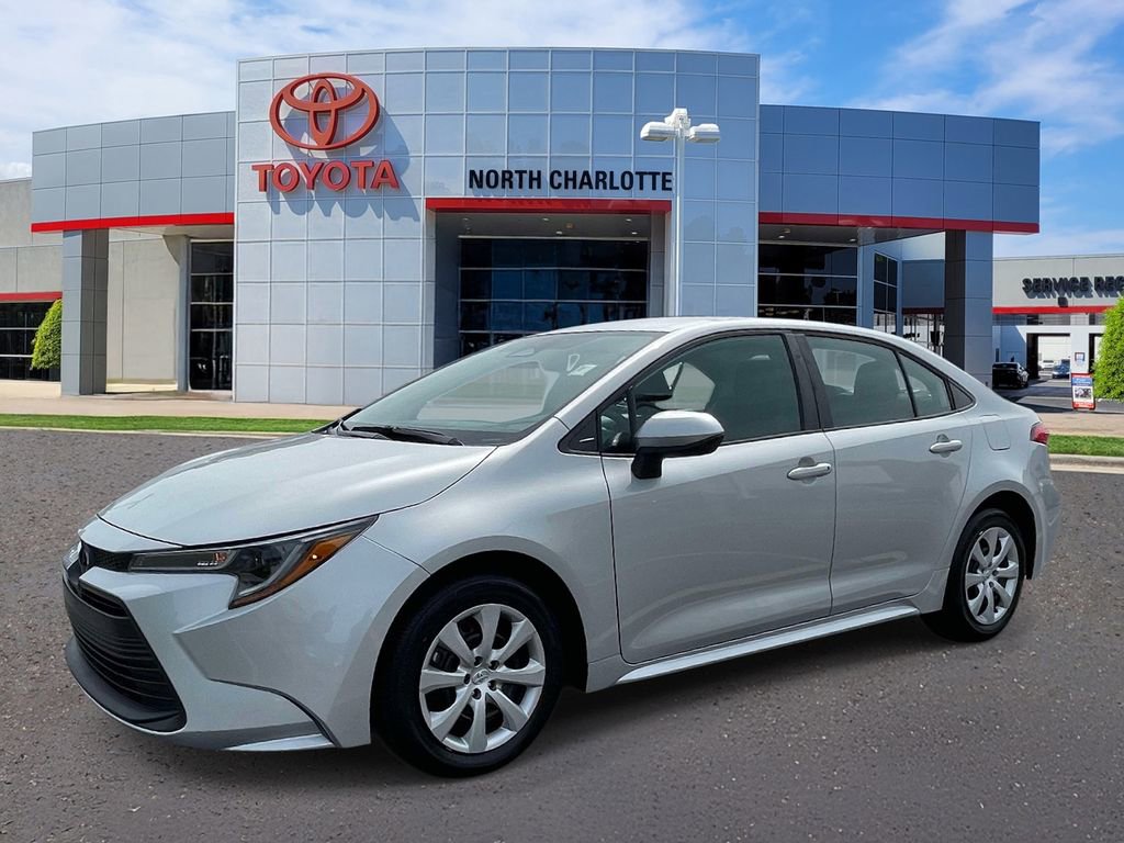 Used 2024 Toyota Corolla LE image 4