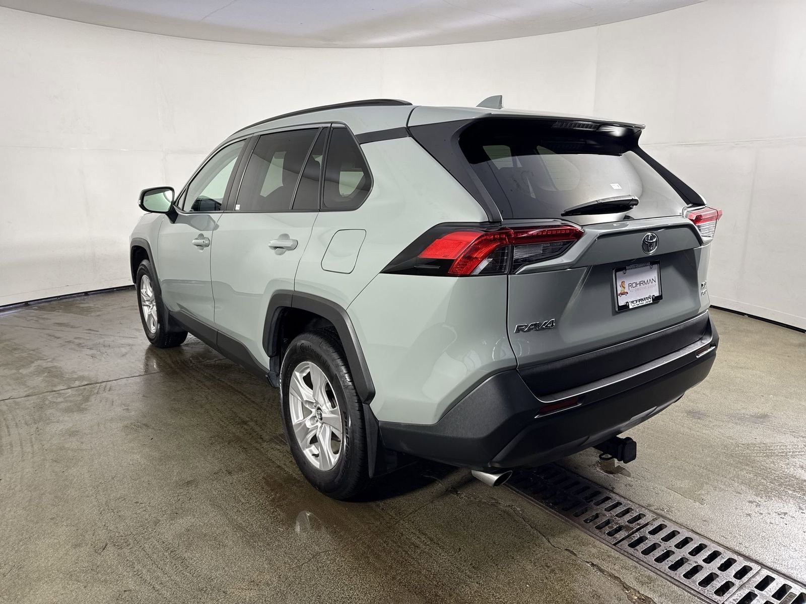 Used 2021 Toyota RAV4 XLE AWD/4WD image 29
