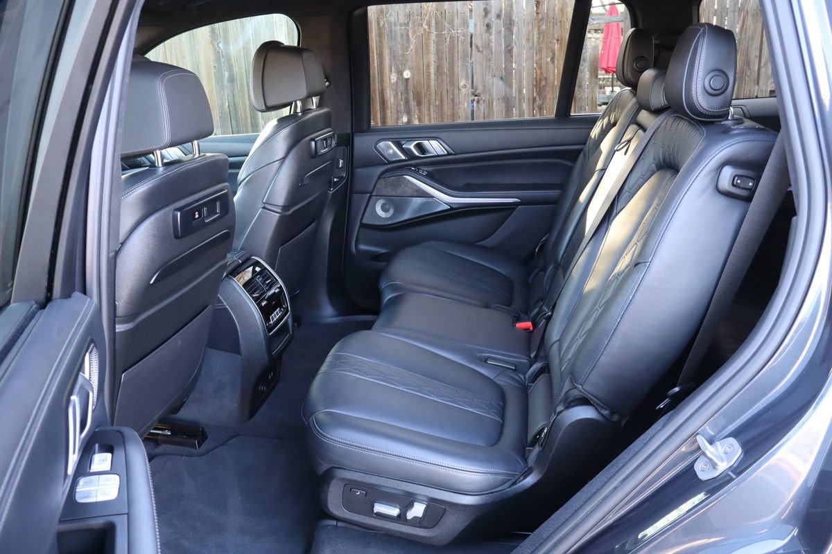 Used 2020 BMW X7 M50i w/ Dynamic Handling Package image 20