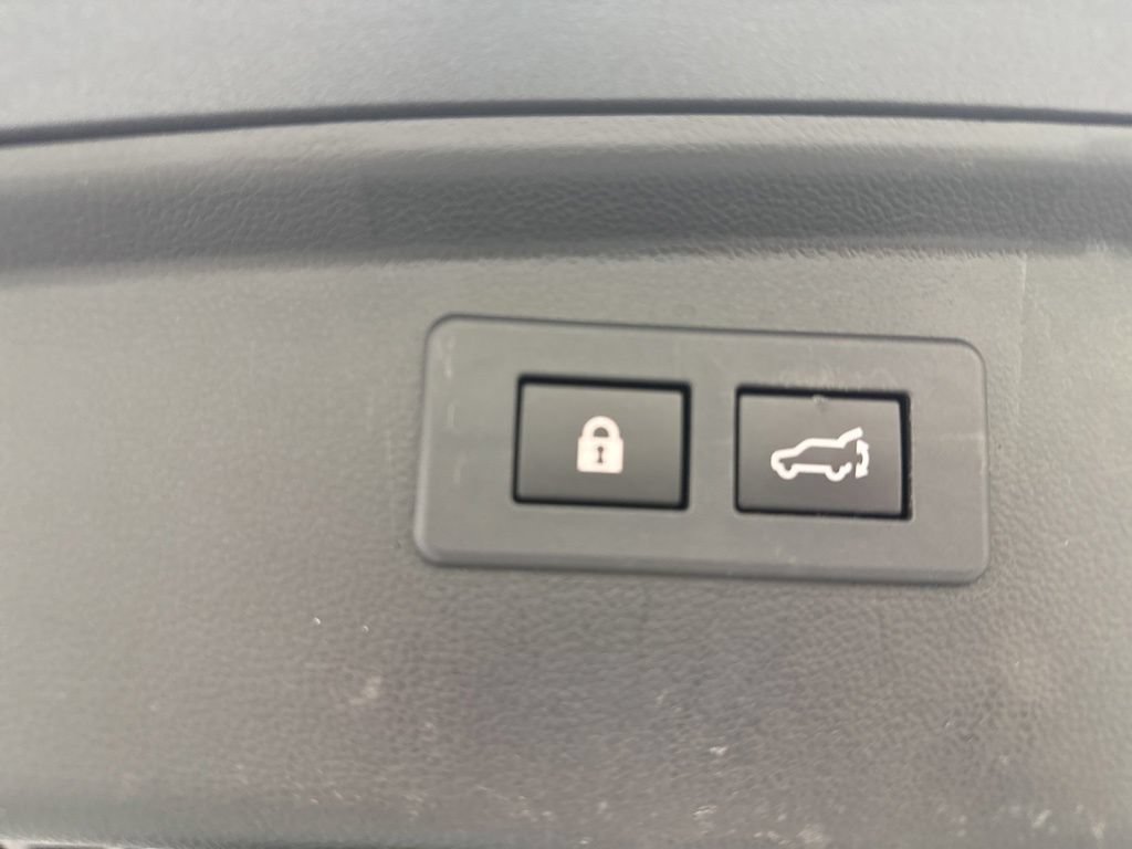 Used 2020 Subaru Outback Touring XT AWD/4WD image 13