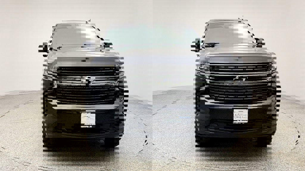 Used 2021 Chevrolet Suburban RST w/ Luxury Package image 2