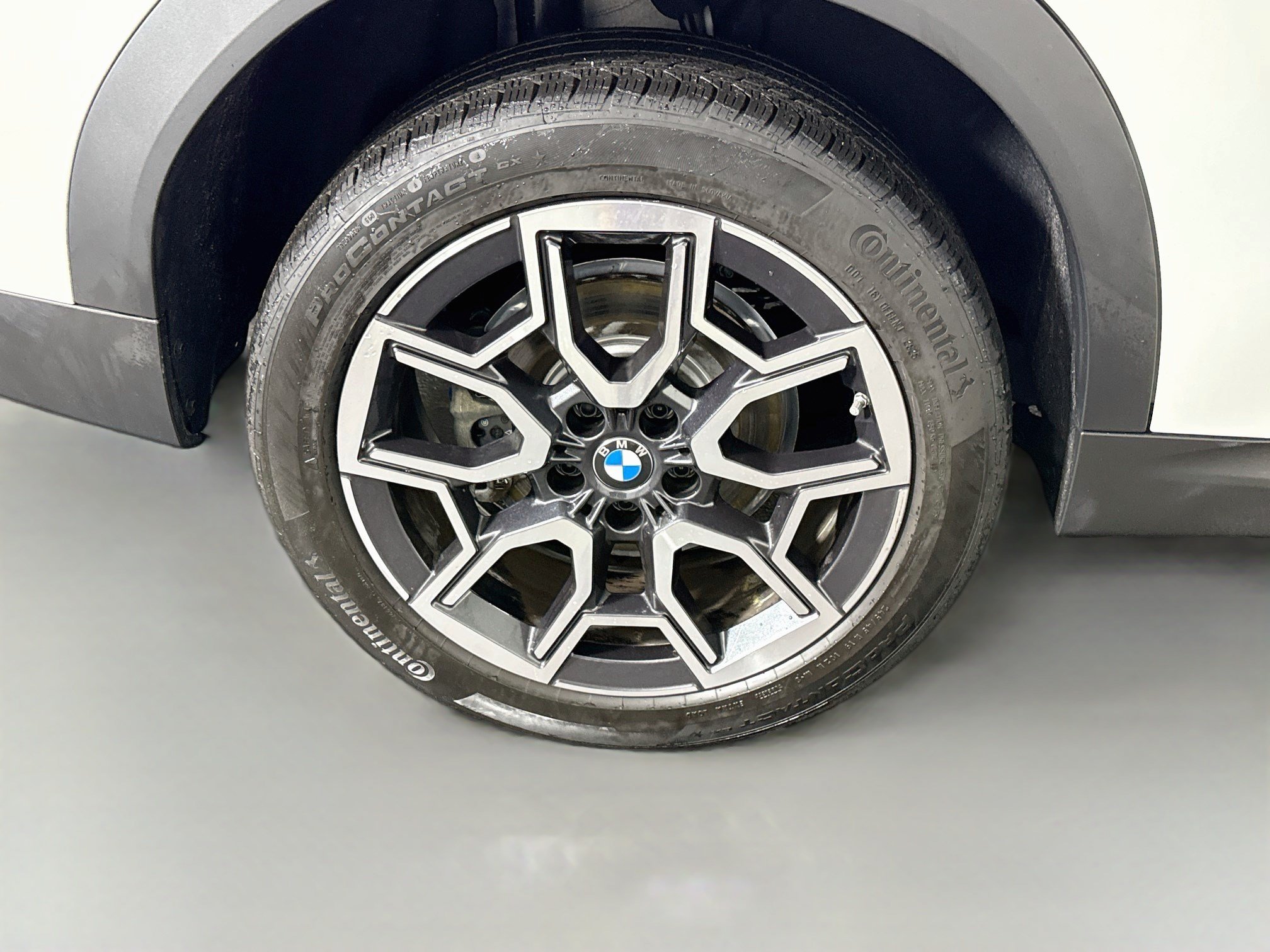 Used 2026 BMW X2 xDrive28i AWD/4WD image 33