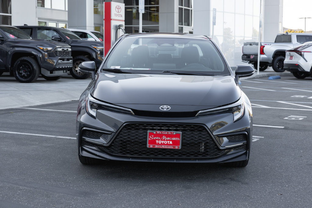 Certified 2025 Toyota Corolla SE FWD image 2