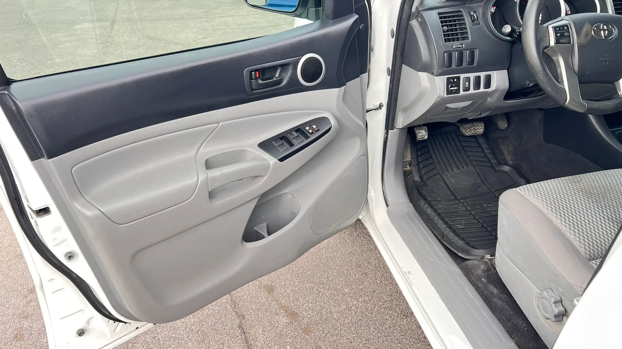 Used 2013 Toyota Tacoma 2WD Double Cab w/ SR5 Pkg image 12