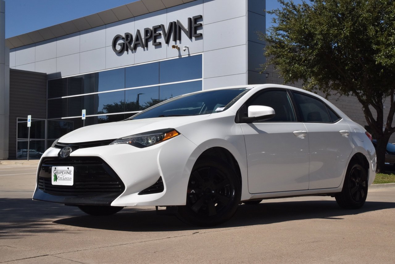Used 2018 Toyota Corolla L FWD image 2