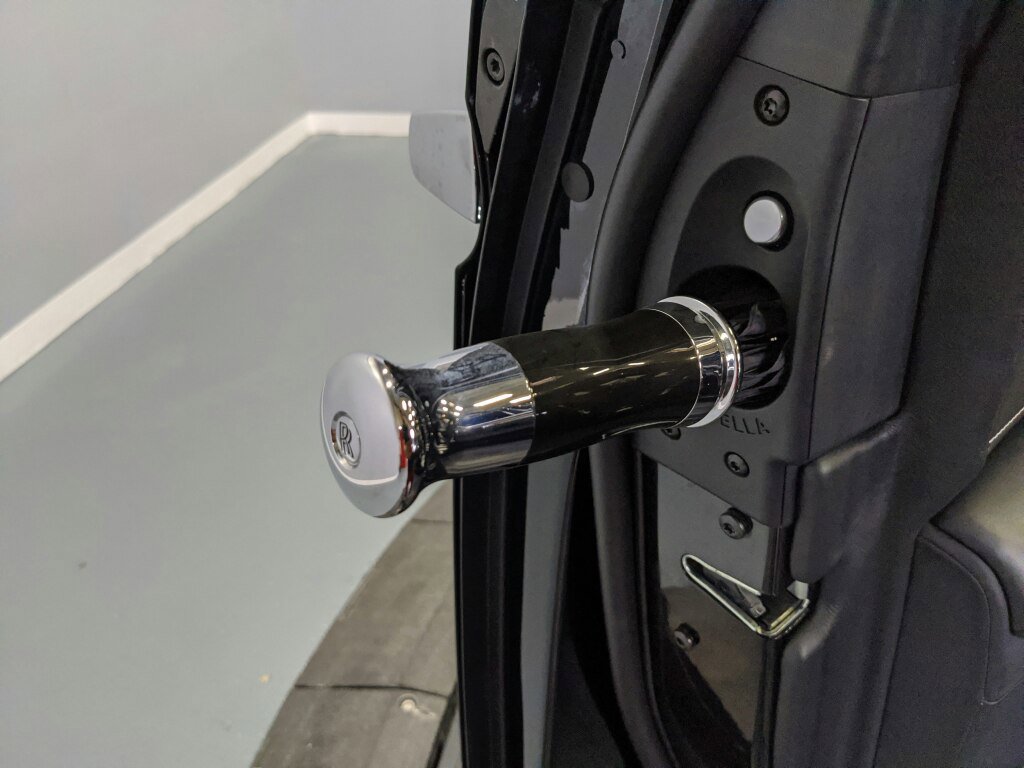 Used 2014 Rolls-Royce Ghost image 37