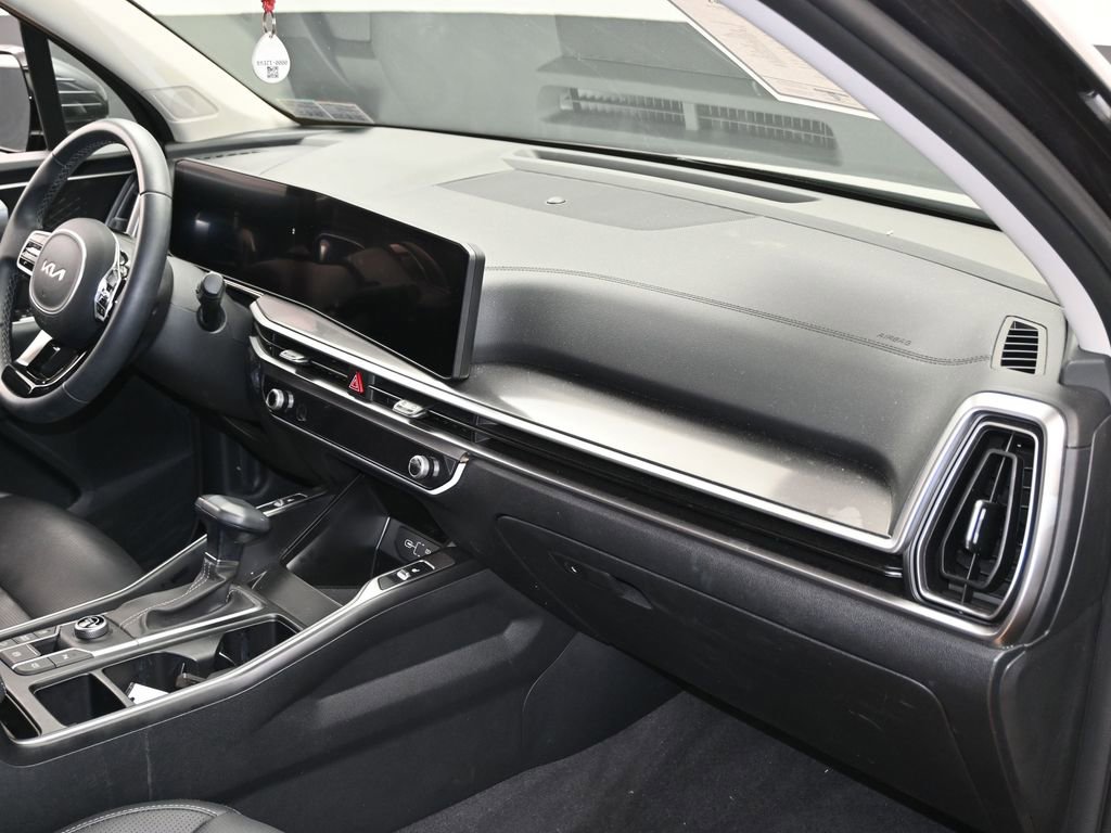 Used 2025 Kia Sorento S image 37
