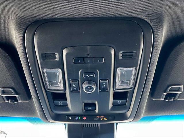 Used 2024 Chevrolet Suburban RST w/ Sport Performance Package image 34