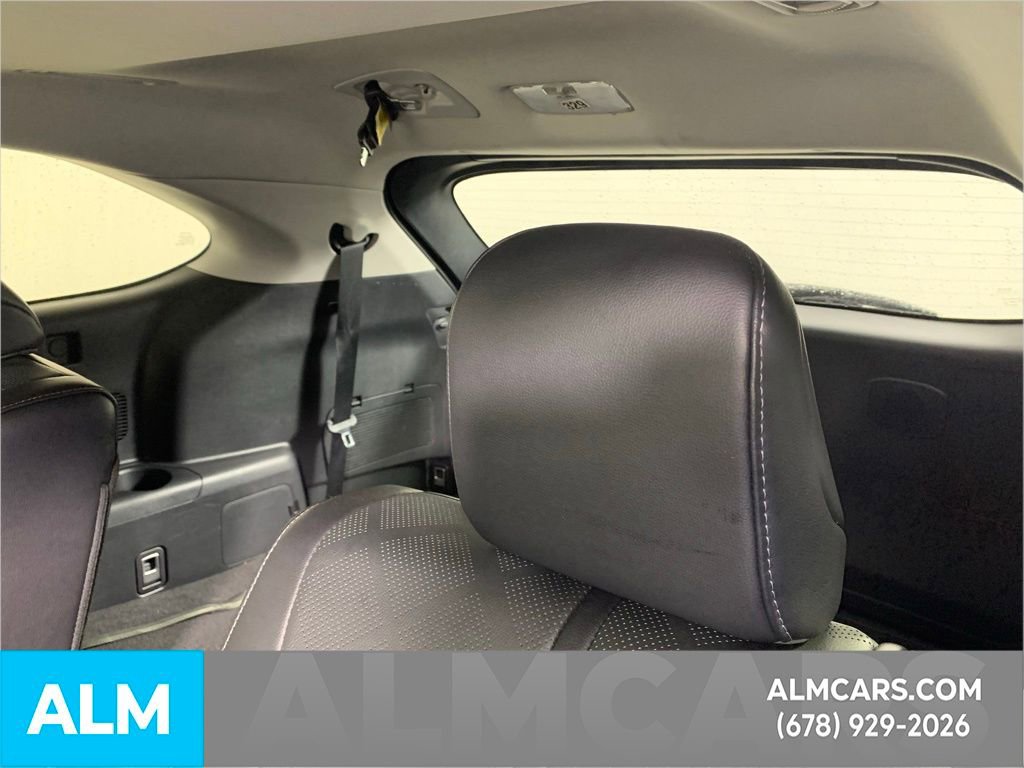 Used 2023 Toyota Highlander Platinum image 28