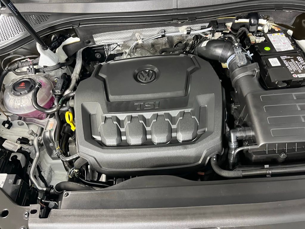 Used 2023 Volkswagen Tiguan SE R-Line image 37