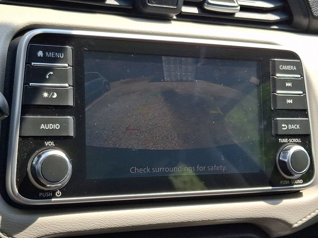 Used 2021 Nissan Versa SV FWD image 17