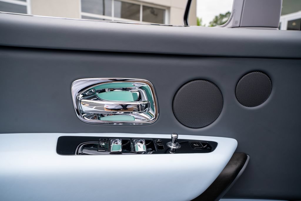Used 2025 Rolls-Royce Cullinan AWD/4WD image 27