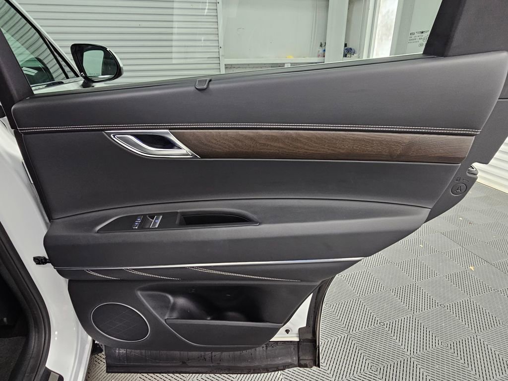 Used 2024 Genesis GV80 2.5T image 37