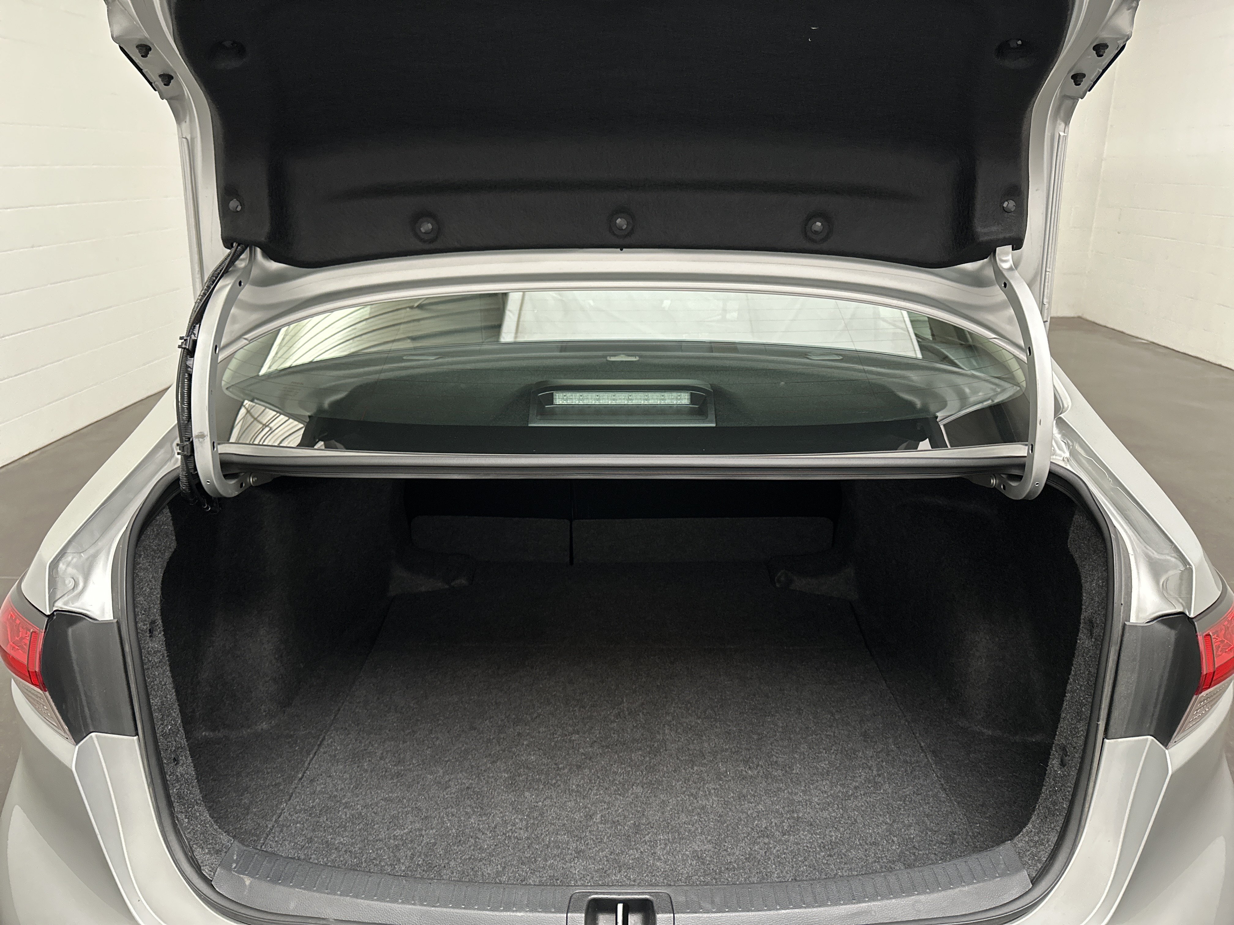 Used 2025 Toyota Corolla LE FWD image 13