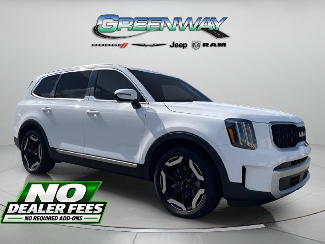 Used 2024 Kia Telluride EX w/ EX Captain's Chair Package