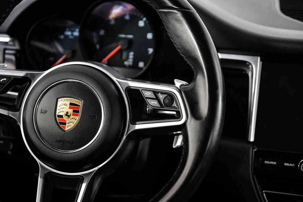 Used 2019 Porsche Macan w/ Premium Package AWD/4WD image 17
