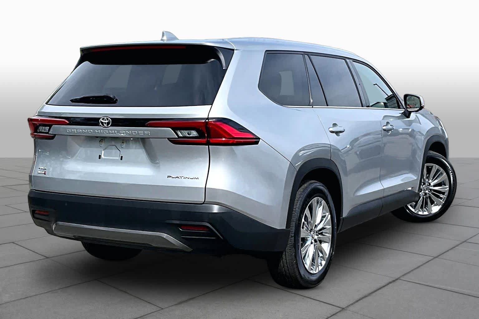 Certified 2024 Toyota Grand Highlander AWD image 13