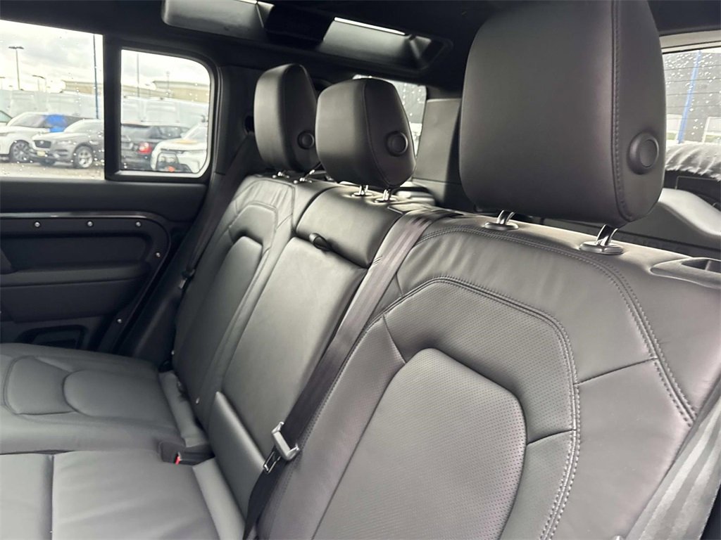 New 2026 Land Rover Defender 110 X-Dynamic SE image 14