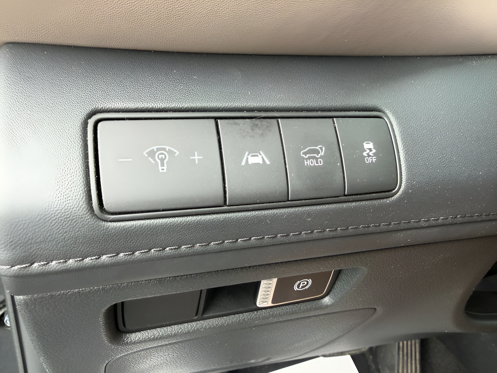 Used 2023 Hyundai Santa Fe Limited w/ Cargo Package AWD/4WD image 13