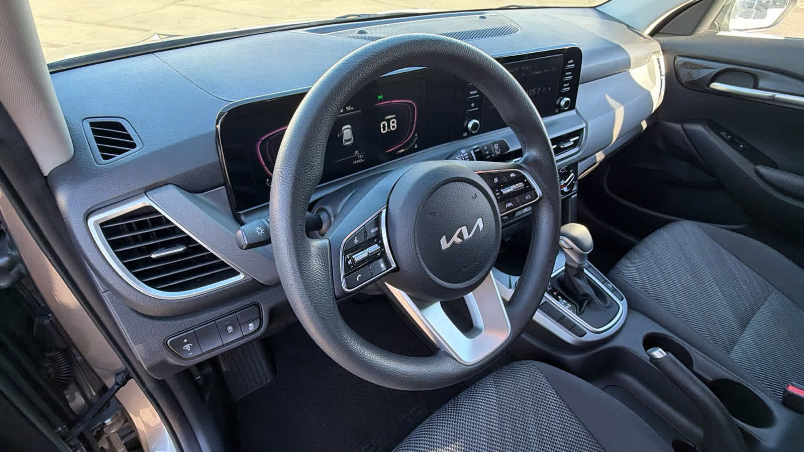 Used 2024 Kia Seltos LX AWD/4WD image 10