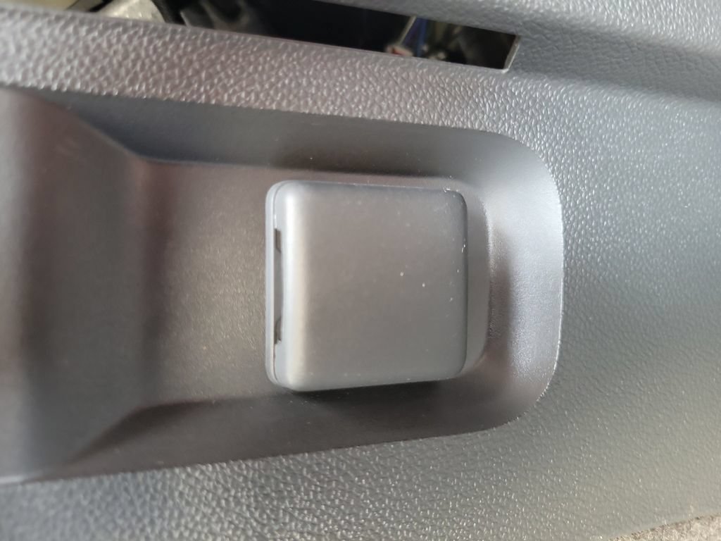Used 2023 Buick Envision Avenir AWD/4WD image 8