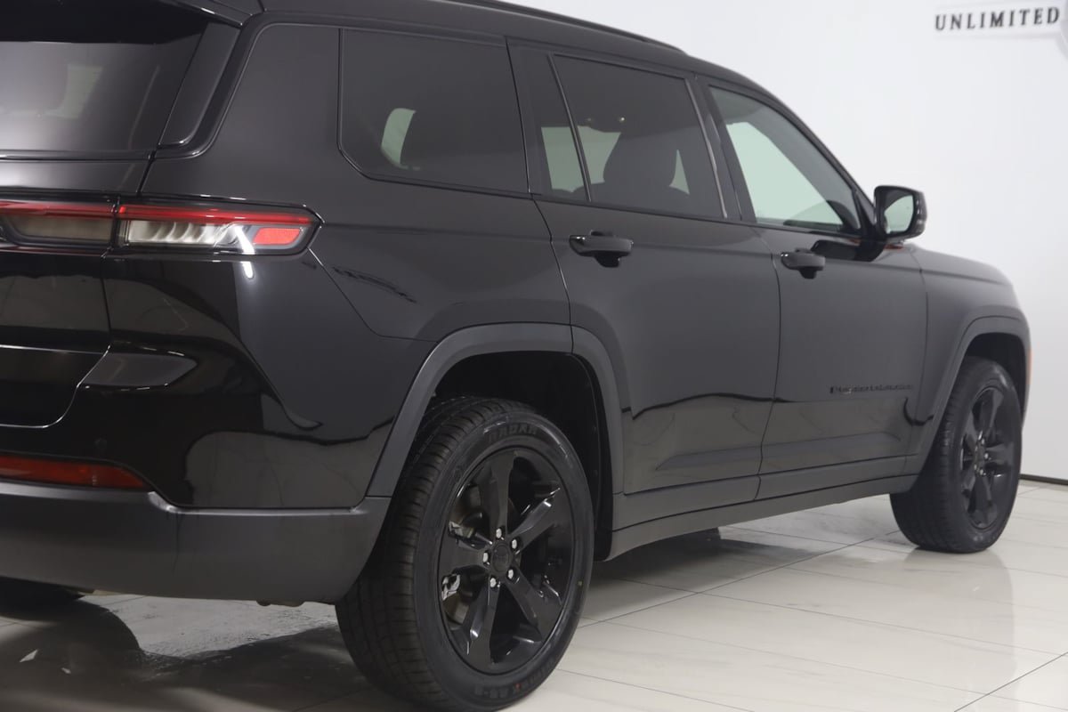 Used 2021 Jeep Grand Cherokee L Laredo AWD/4WD image 42