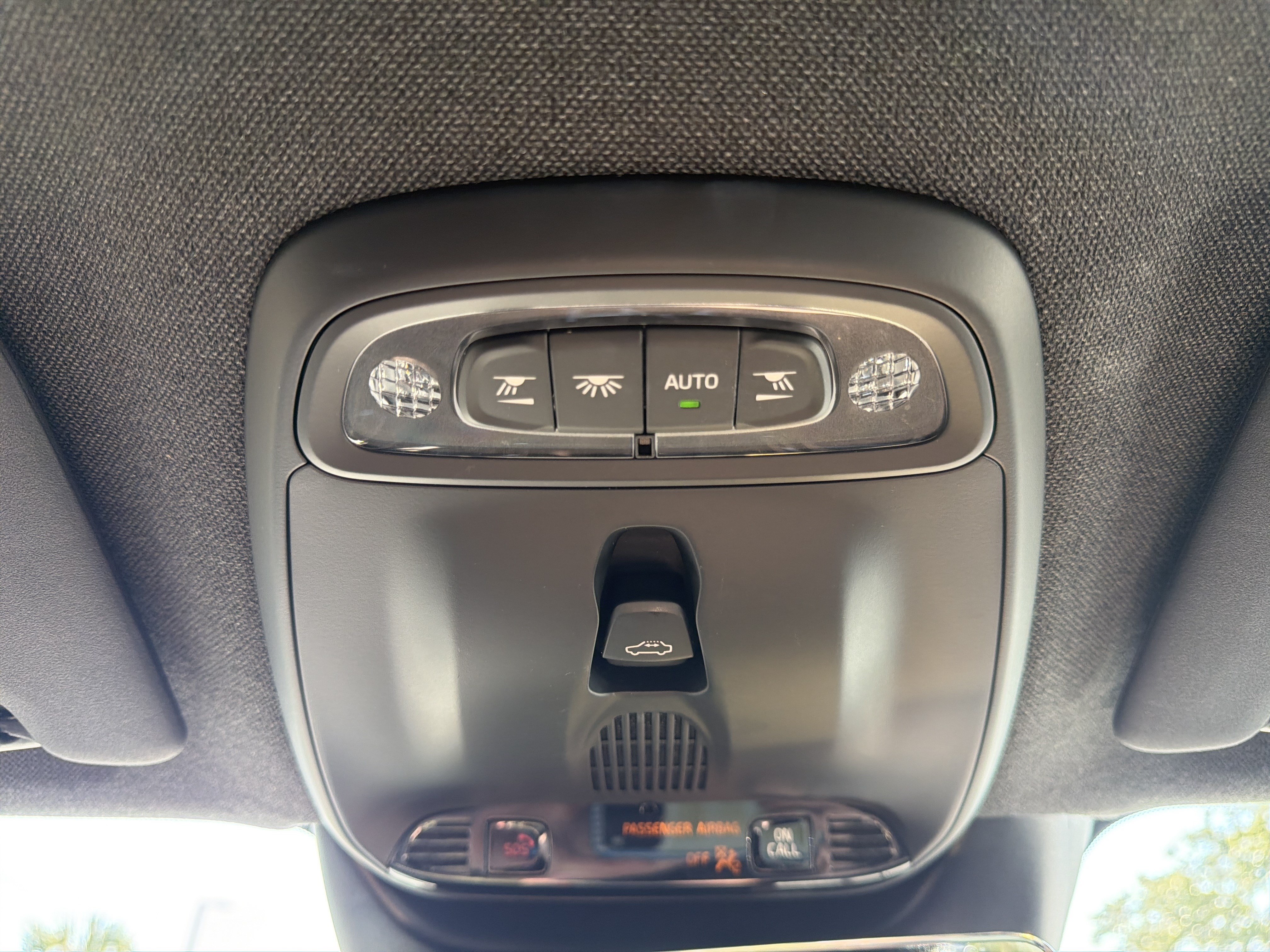 Used 2019 Volvo XC40 T5 R-Design AWD/4WD image 29
