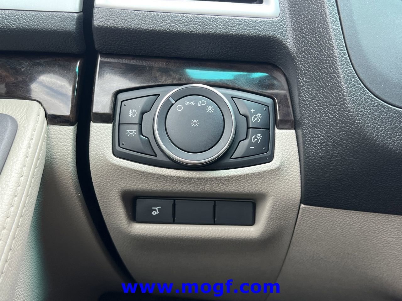 Used 2015 Ford Explorer Limited w/ Equipment Group 301A FWD image 16