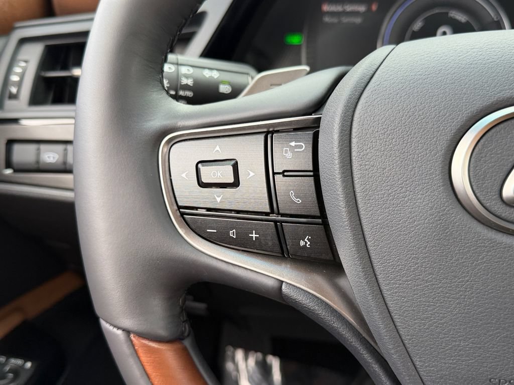 Certified 2024 Lexus ES 300h w/ Technology Package FWD image 20