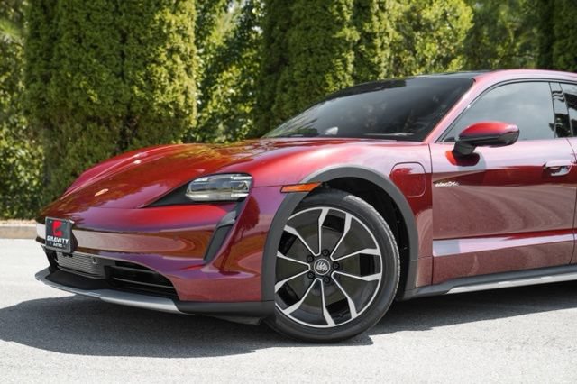 Used 2022 Porsche Taycan 4 Cross Turismo w/ Premium Package AWD/4WD image 3
