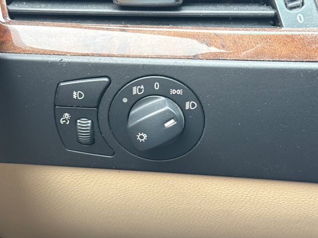 Used 2007 BMW 530xi Sedan AWD/4WD image 32