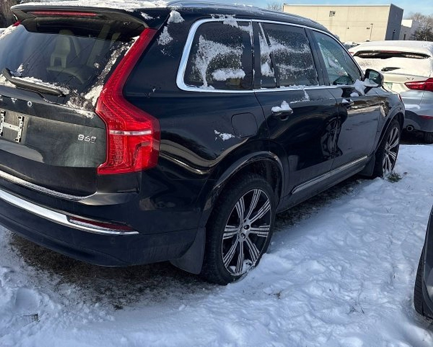 Certified 2023 Volvo XC90 B6 Ultimate w/ Protection Package image 6