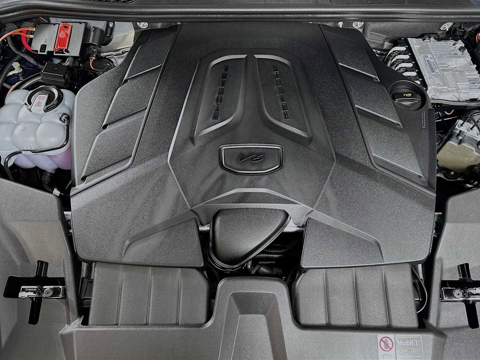 New 2026 Porsche Cayenne Coupe image 31