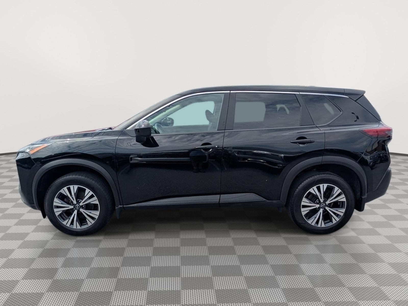 Used 2023 Nissan Rogue SV AWD/4WD image 2