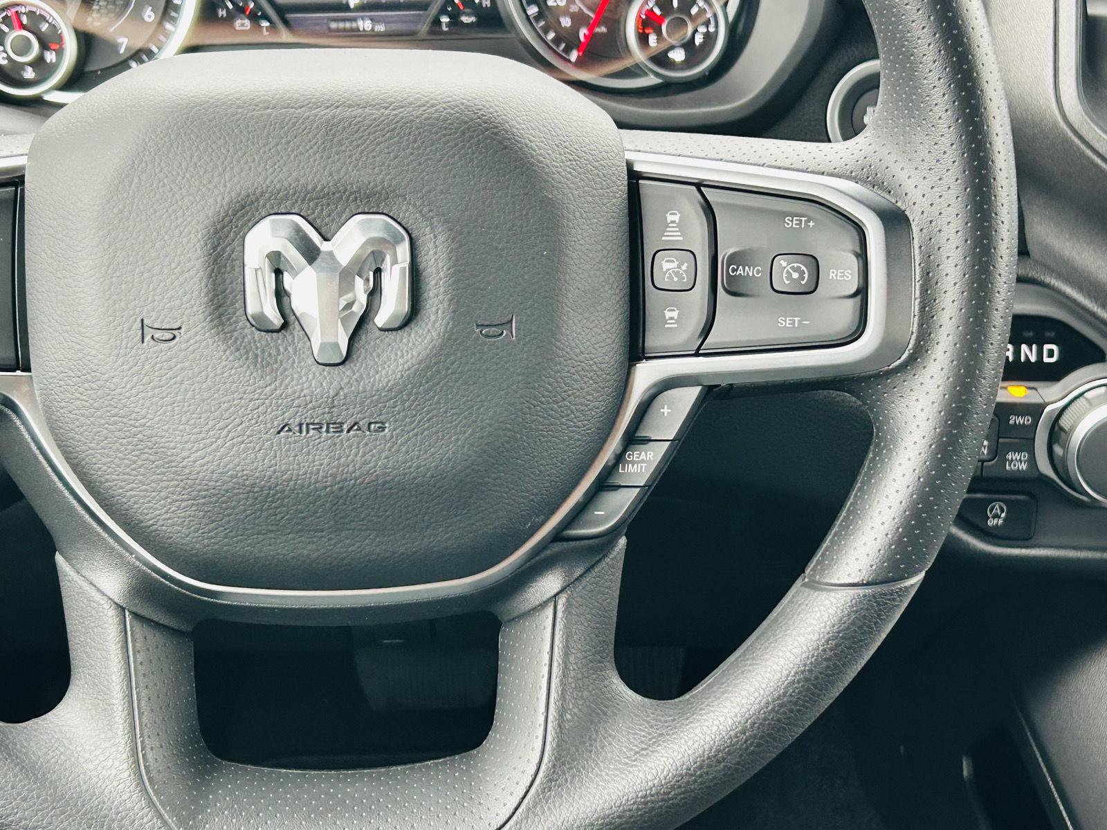 New 2027 RAM 1500 Express AWD/4WD image 17