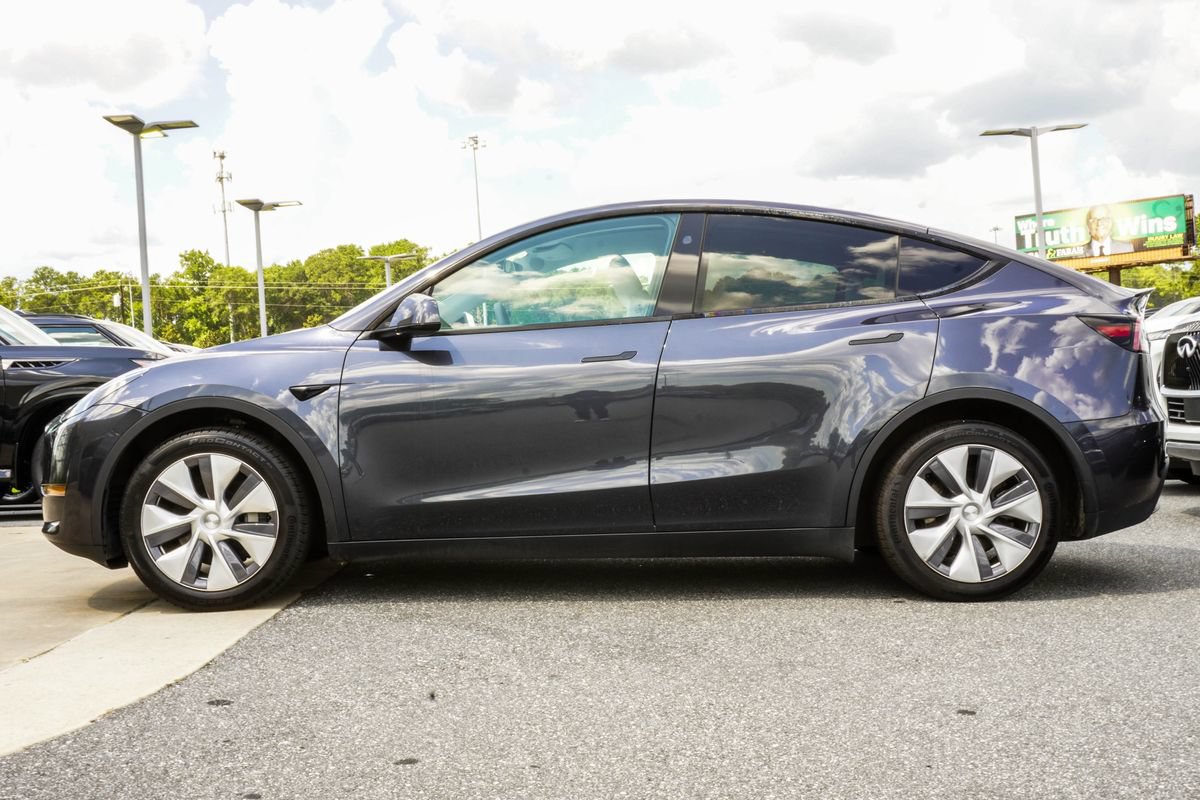 Used 2024 Tesla Model Y Long Range AWD/4WD image 9