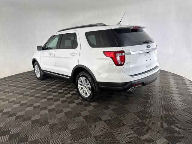 Used 2018 Ford Explorer XLT w/ Equipment Group 202A AWD/4WD image 7