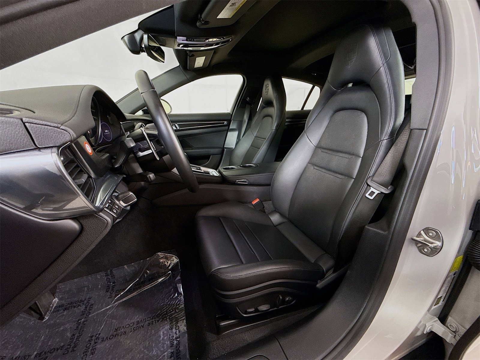 Used 2022 Porsche Panamera Platinum Edition image 5