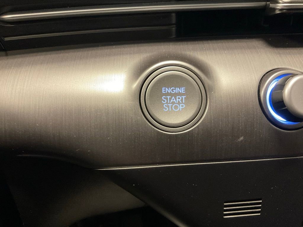 Used 2025 Hyundai Kona SEL image 21