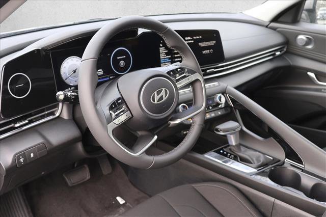 New 2025 Hyundai Elantra SEL image 10
