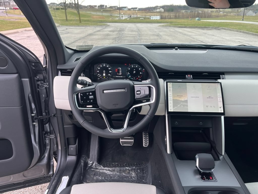 New 2026 Land Rover Discovery Sport Landmark AWD/4WD image 13