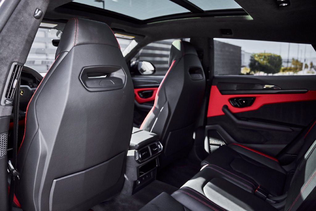 Used 2025 Lamborghini Urus S AWD/4WD image 38