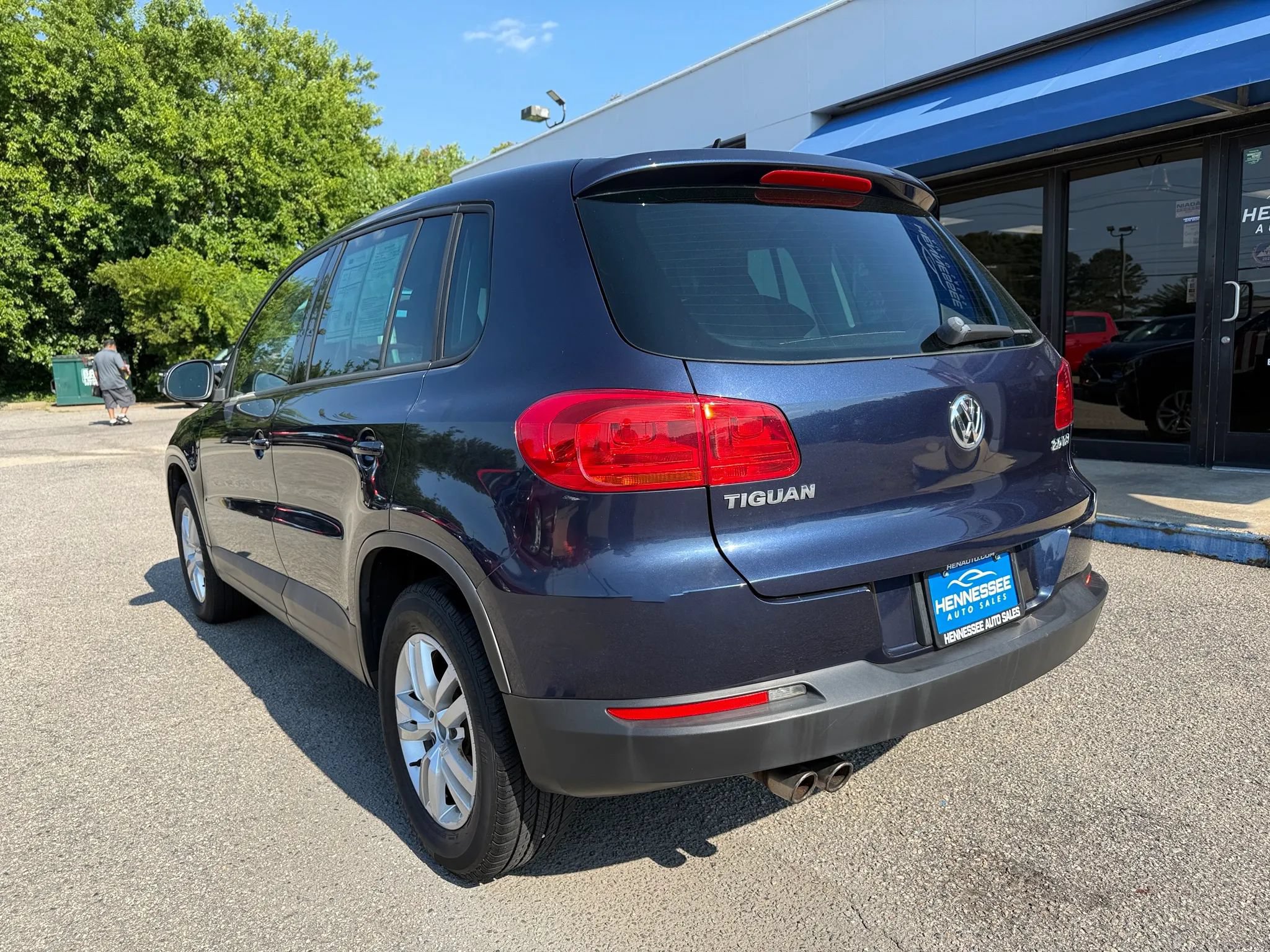 Used 2012 Volkswagen Tiguan LE FWD image 6