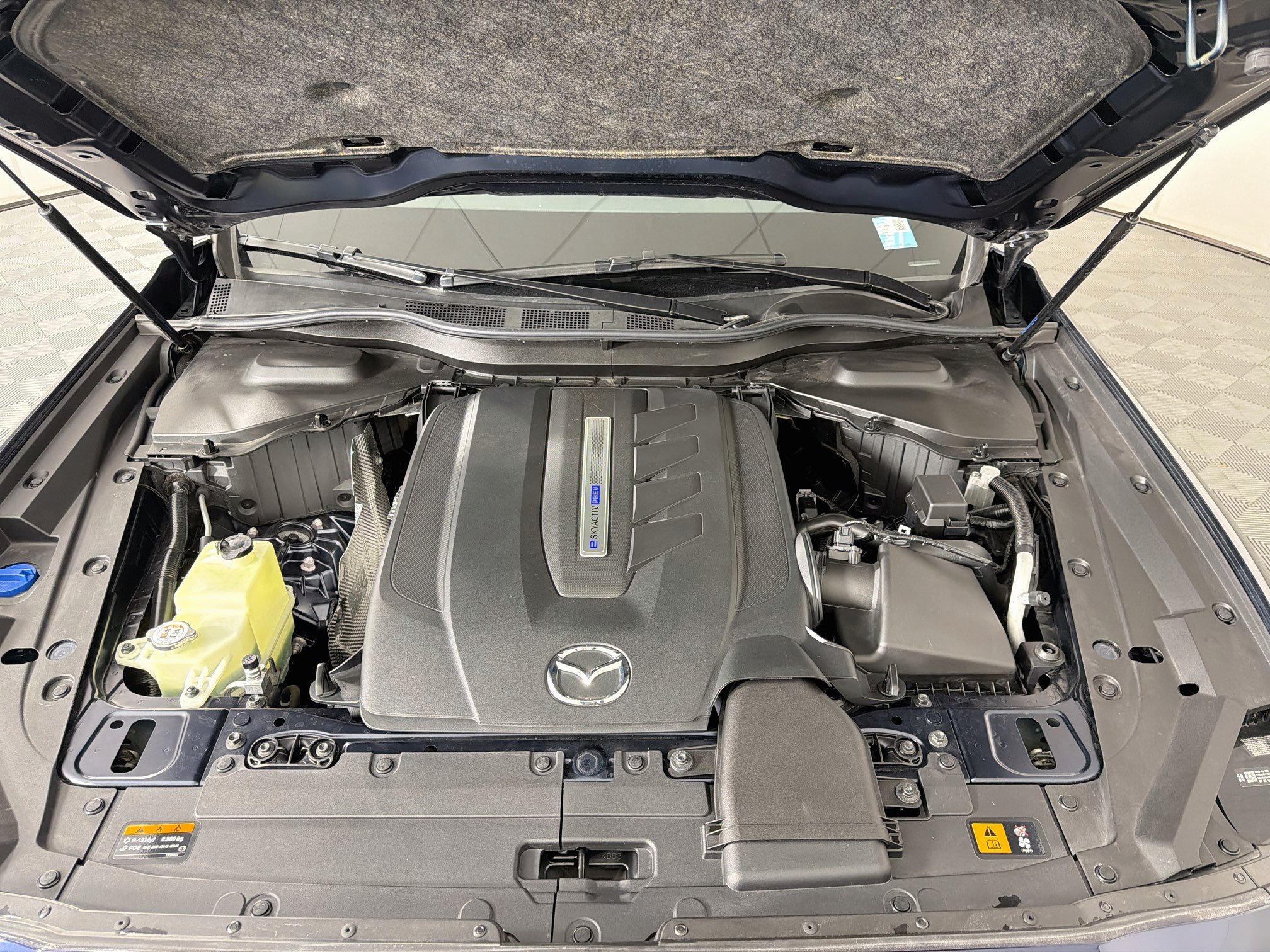 Used 2024 MAZDA CX-90 Plug-In Hybrid w/ Preferred AWD/4WD image 35