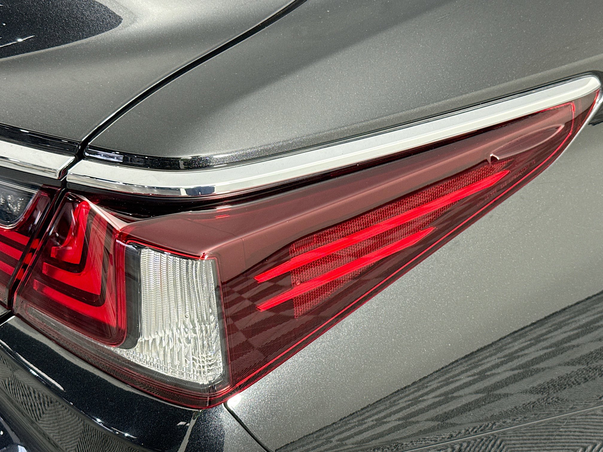 Used 2024 Lexus ES 350 w/ Premium Package image 33