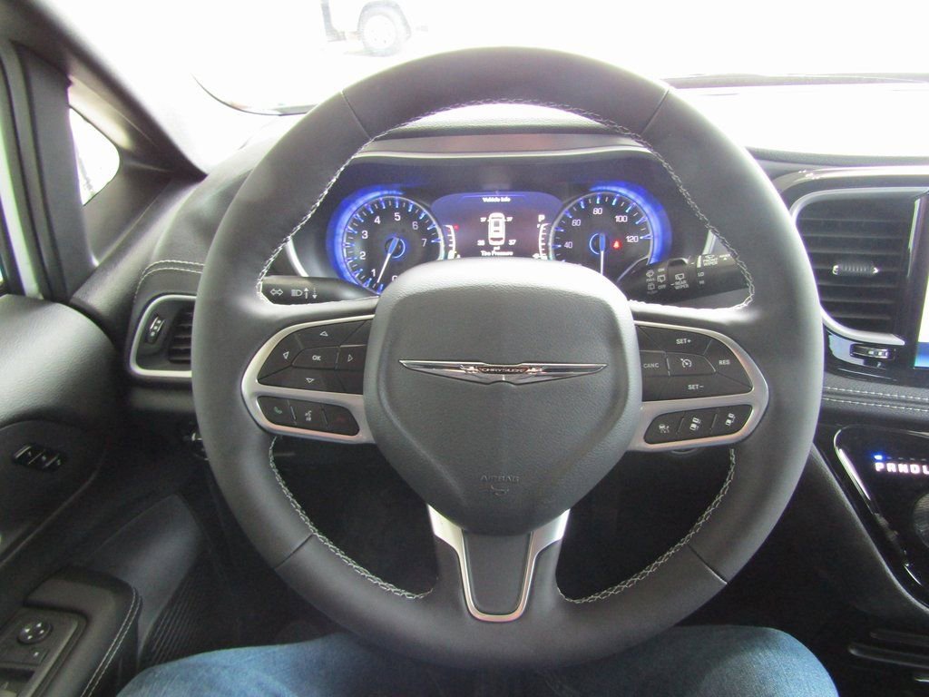 New 2026 Chrysler Pacifica Select image 25