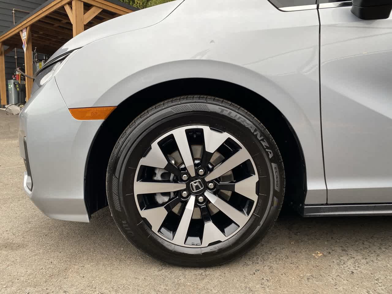 Used 2025 Honda Odyssey EX-L image 10