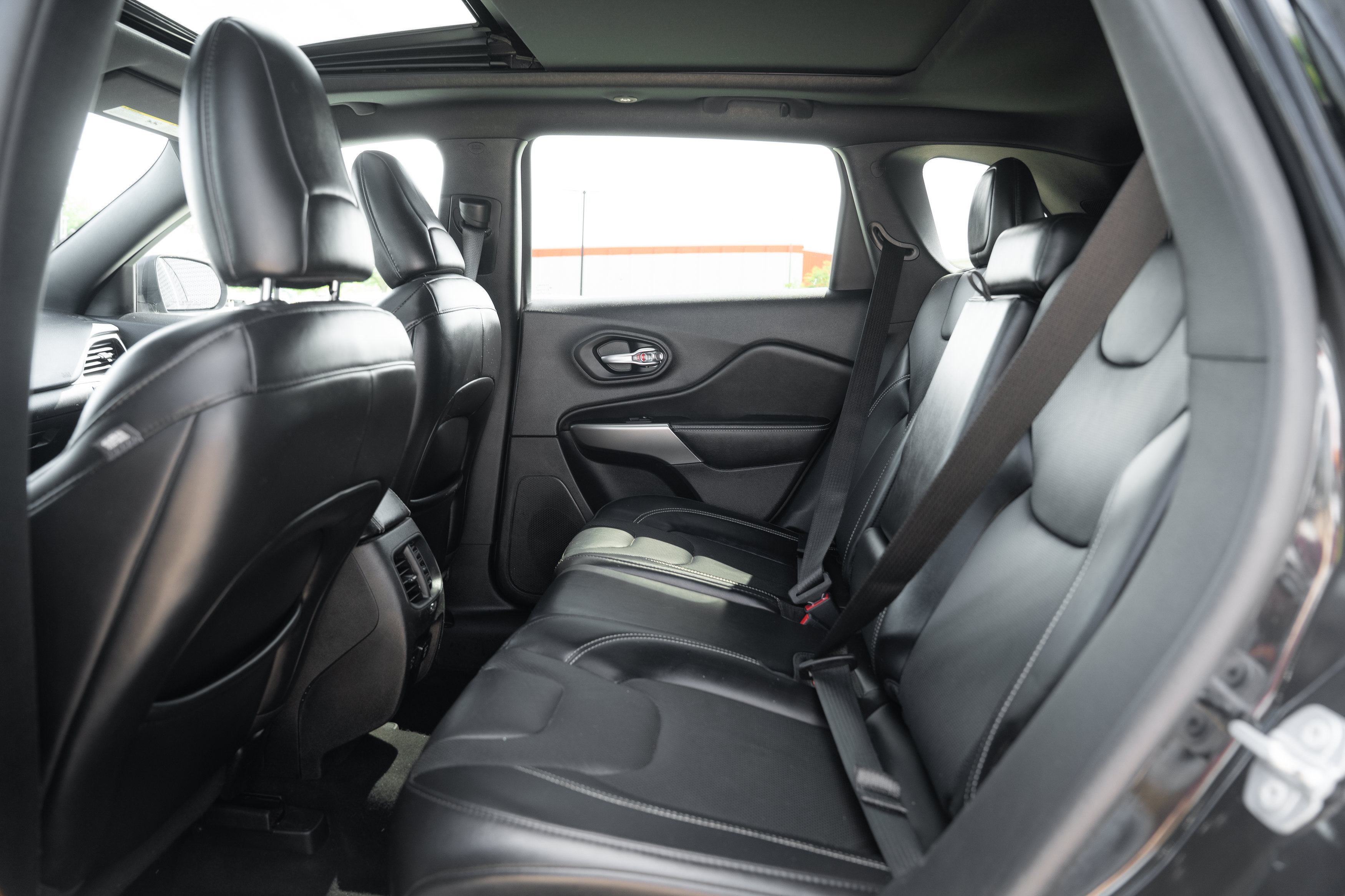 Used 2021 Jeep Cherokee Latitude Lux 80th Anniv w/ Quick Order Package 26U 80TH AWD/4WD image 19